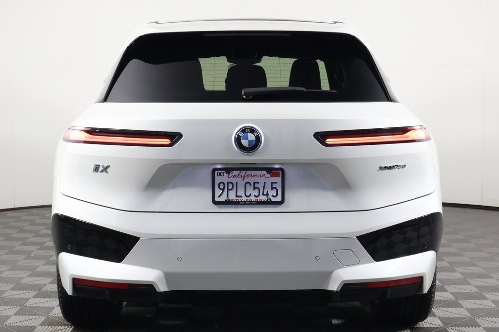 Certified Used 2025 White Metallic BMW xDrive50 image 5