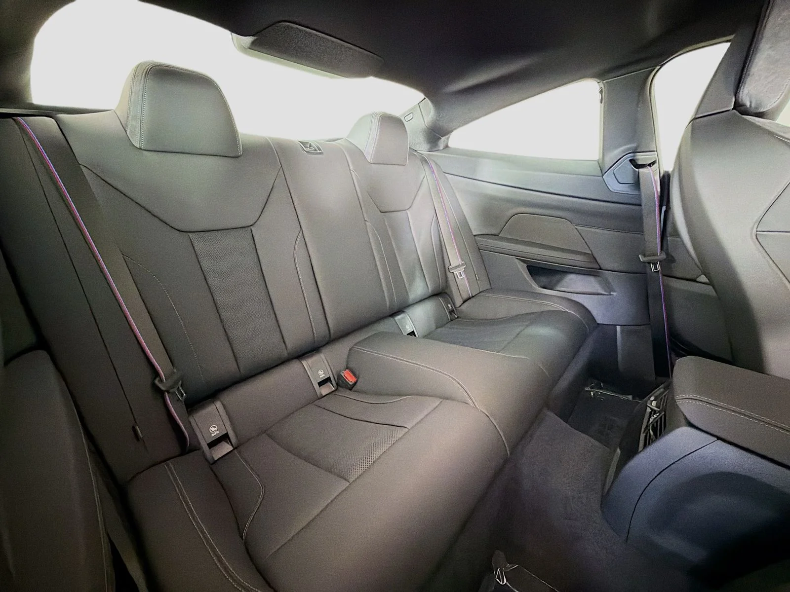 New 2027 Brooklyn Grey Metallic BMW Base image 28