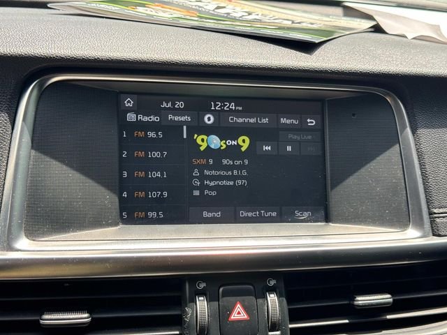 Used 2018 White Kia EX image 35