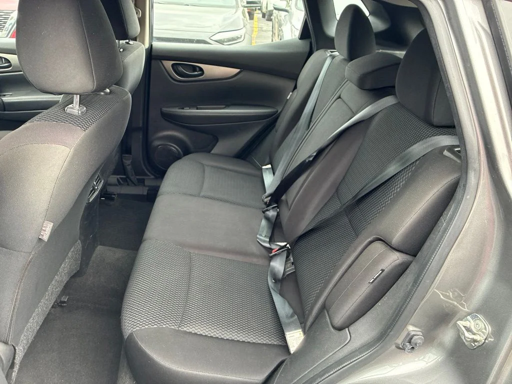 Used 2020 Gray Nissan S image 23
