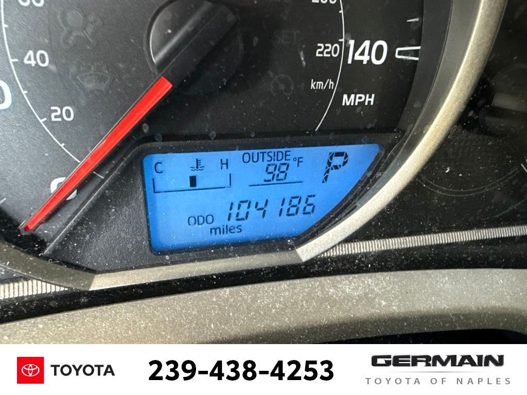 Used 2013 White Toyota XLE image 24