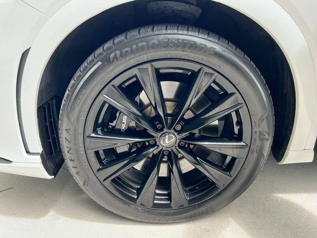Used 2024 Ultra White Lexus 500h F SPORT Performance image 9