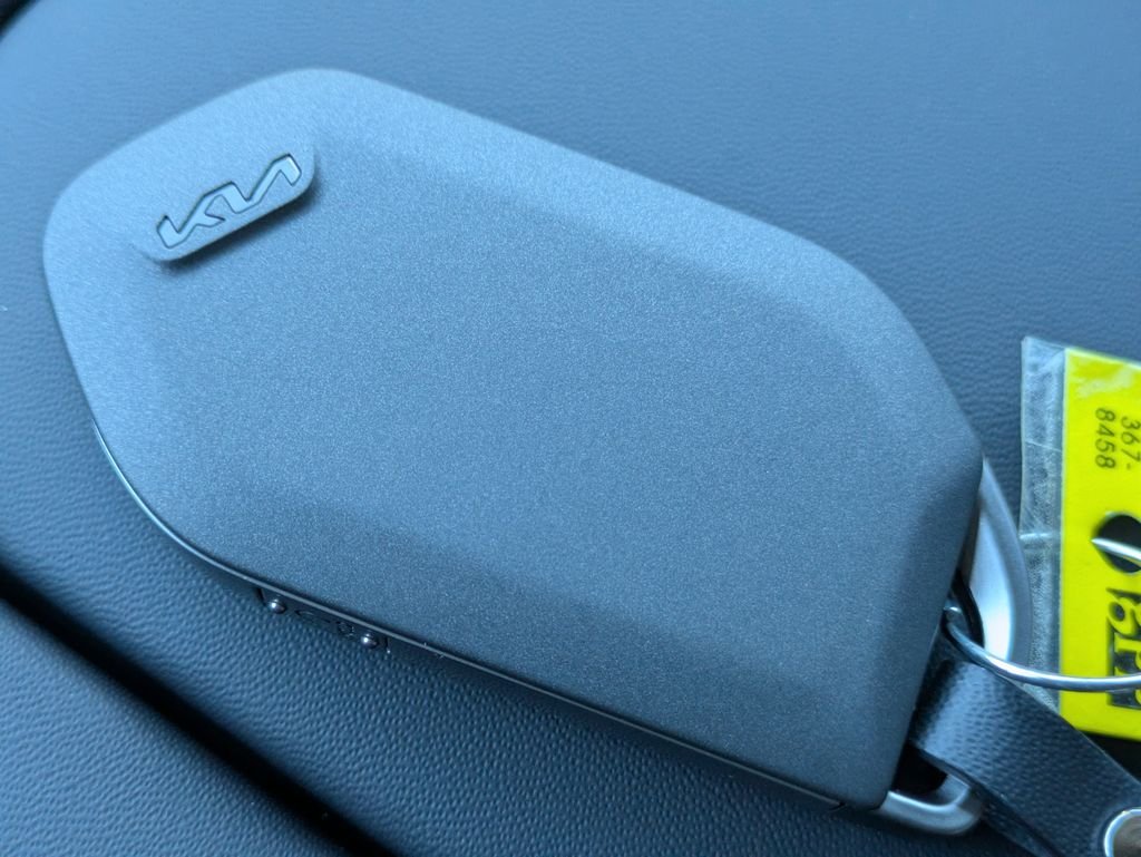 New 2027 Glacial White Pearl Kia X-Line EX image 36