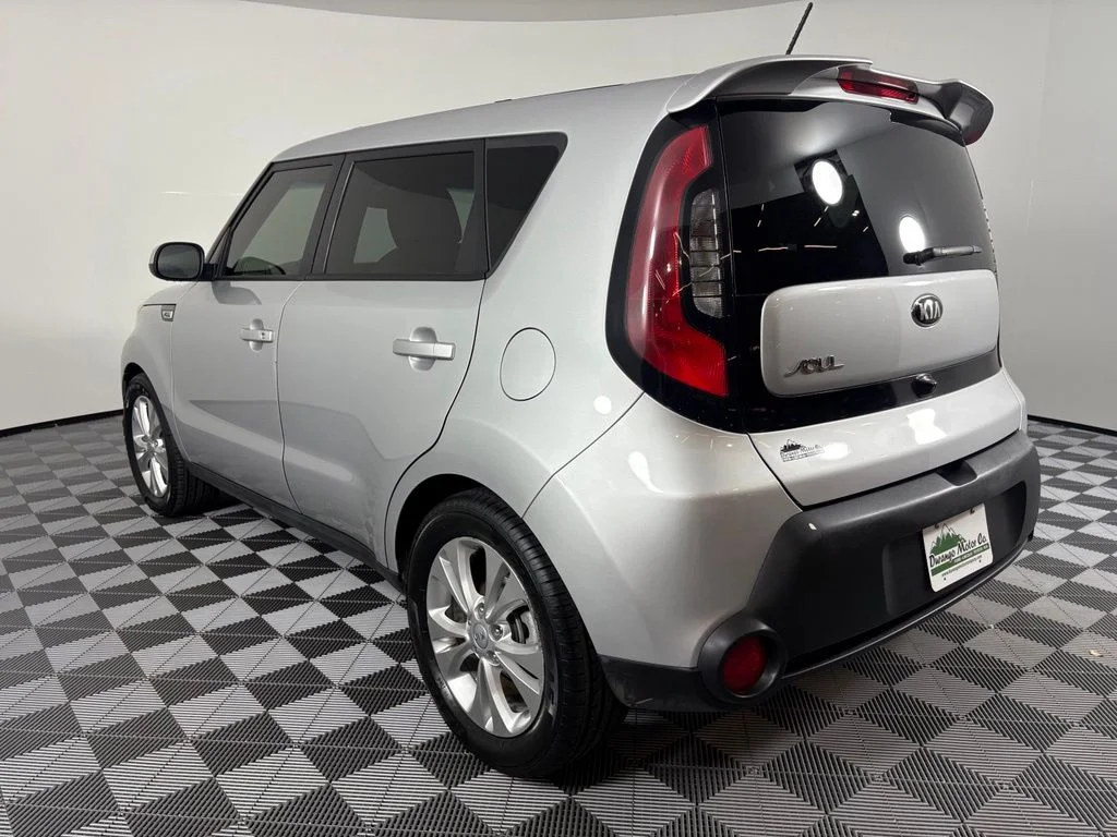 Used 2015 Silver Kia Plus image 12