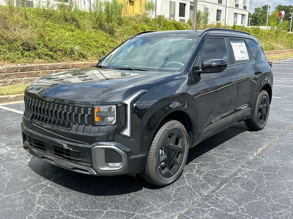 New 2027 Black Kia X-Line S image 3