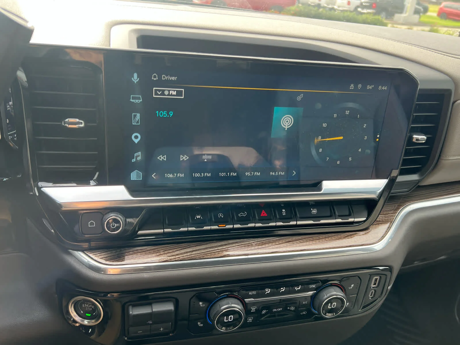 2025 Chevrolet Silverado 1500 LT - Photo 8