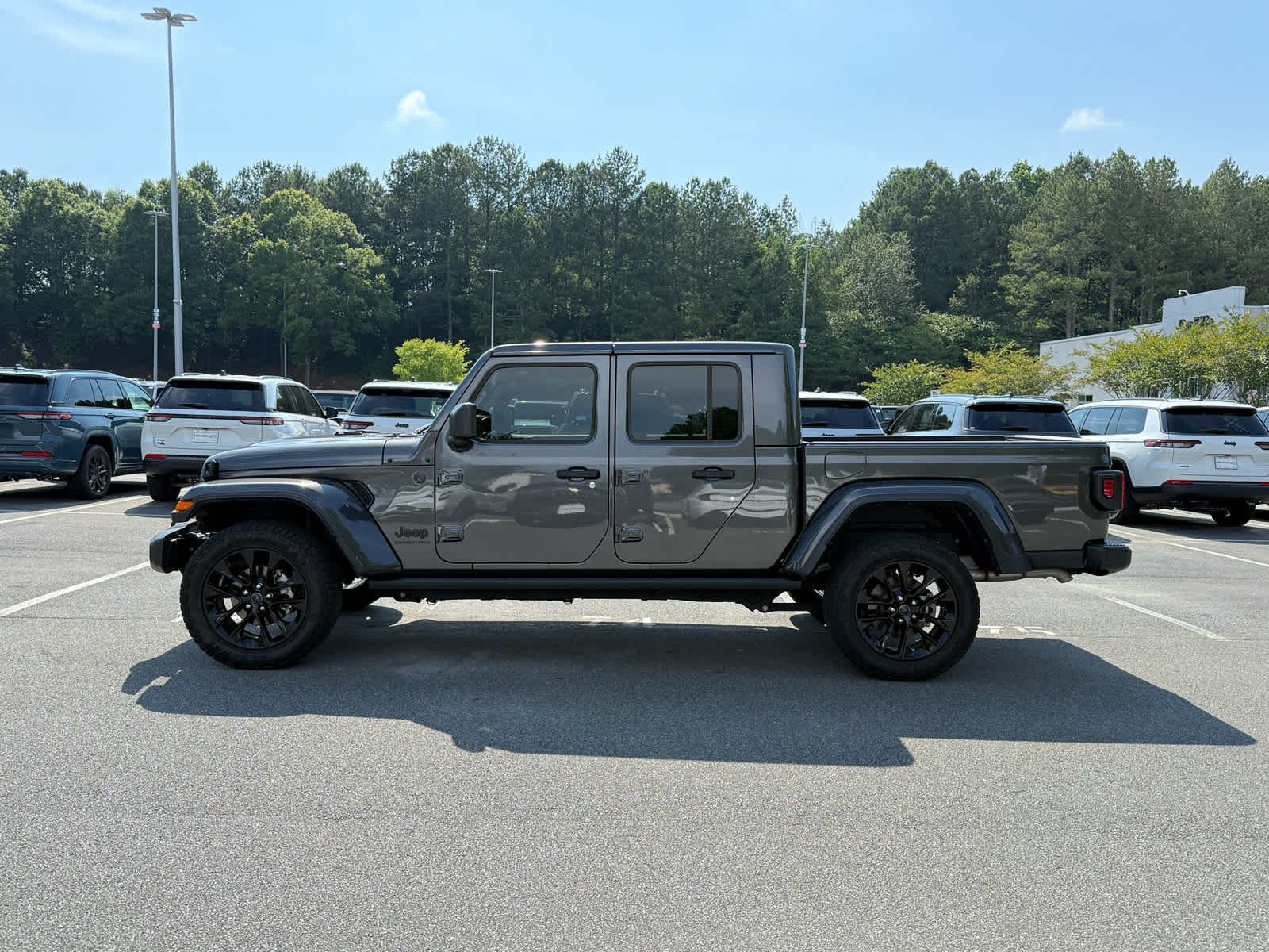 Used 2025 Granite Crystal Metallic Clearcoat Jeep Nighthawk image 2