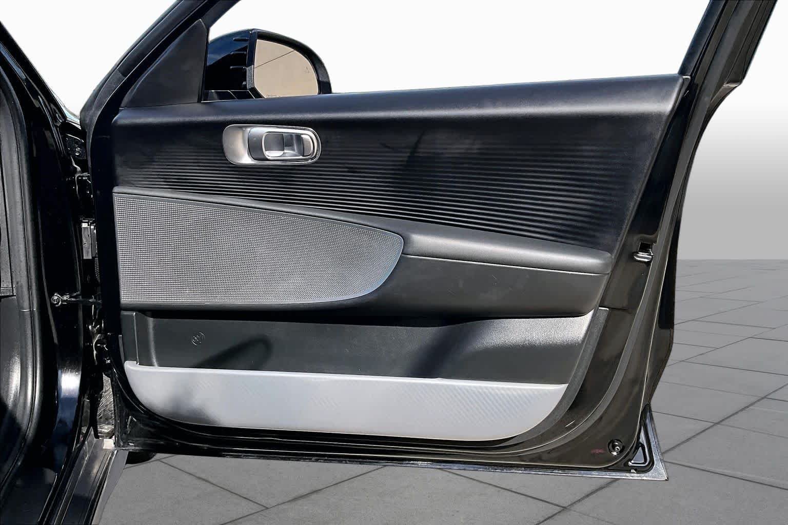 Used 2023 Onyx Black Hyundai SEL image 20