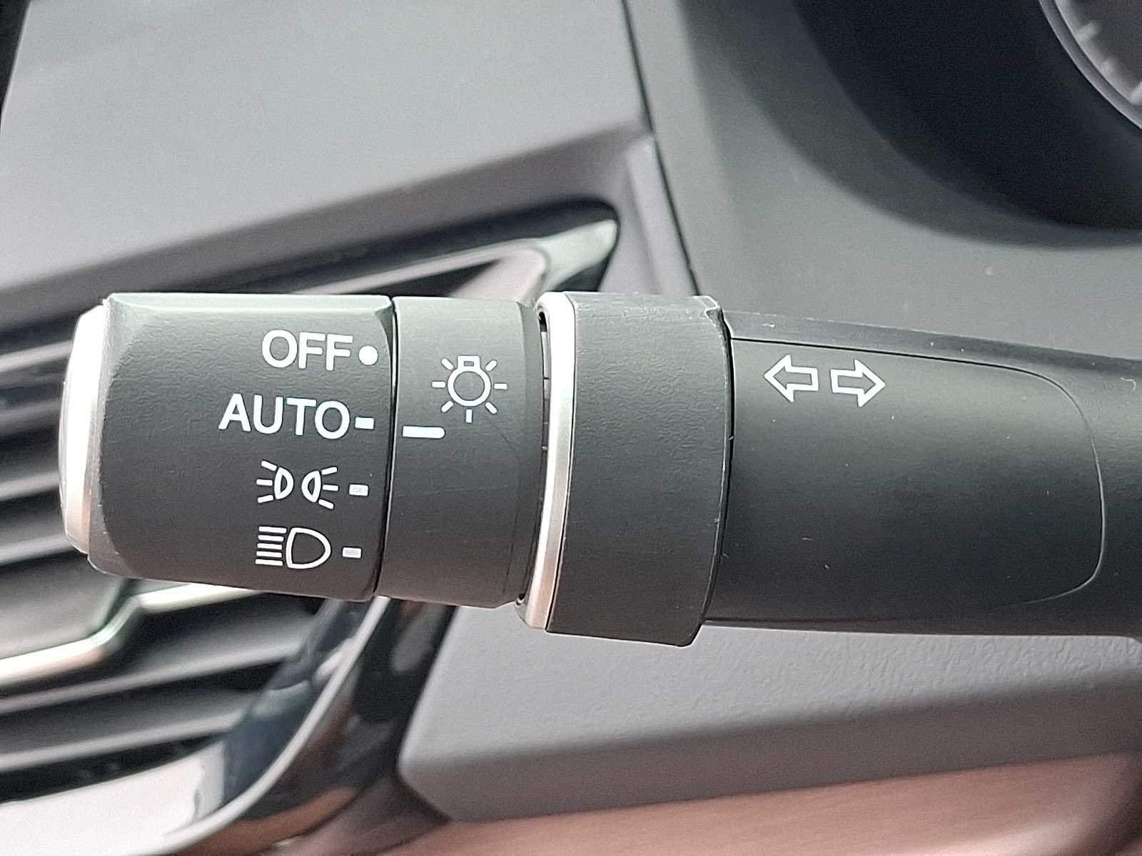 Certified Used 2024 Liquid Carbon Metallic Acura SH-AWD TECH image 27