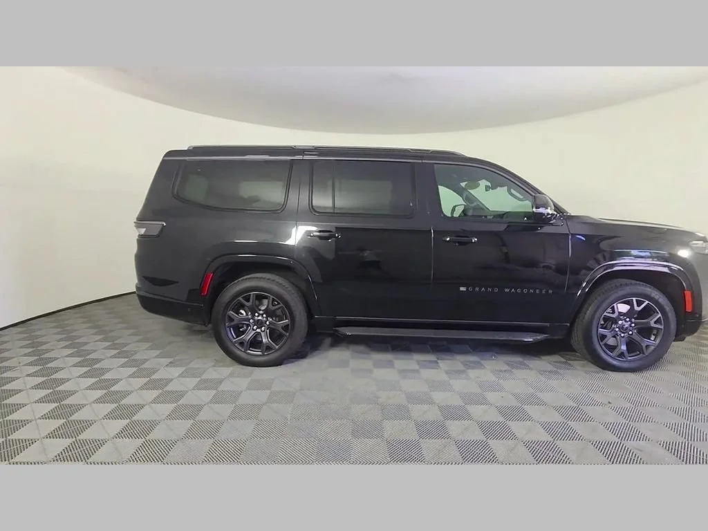 New 2026 High Gloss Black Exterior Paint Jeep Limited Altitude image 24