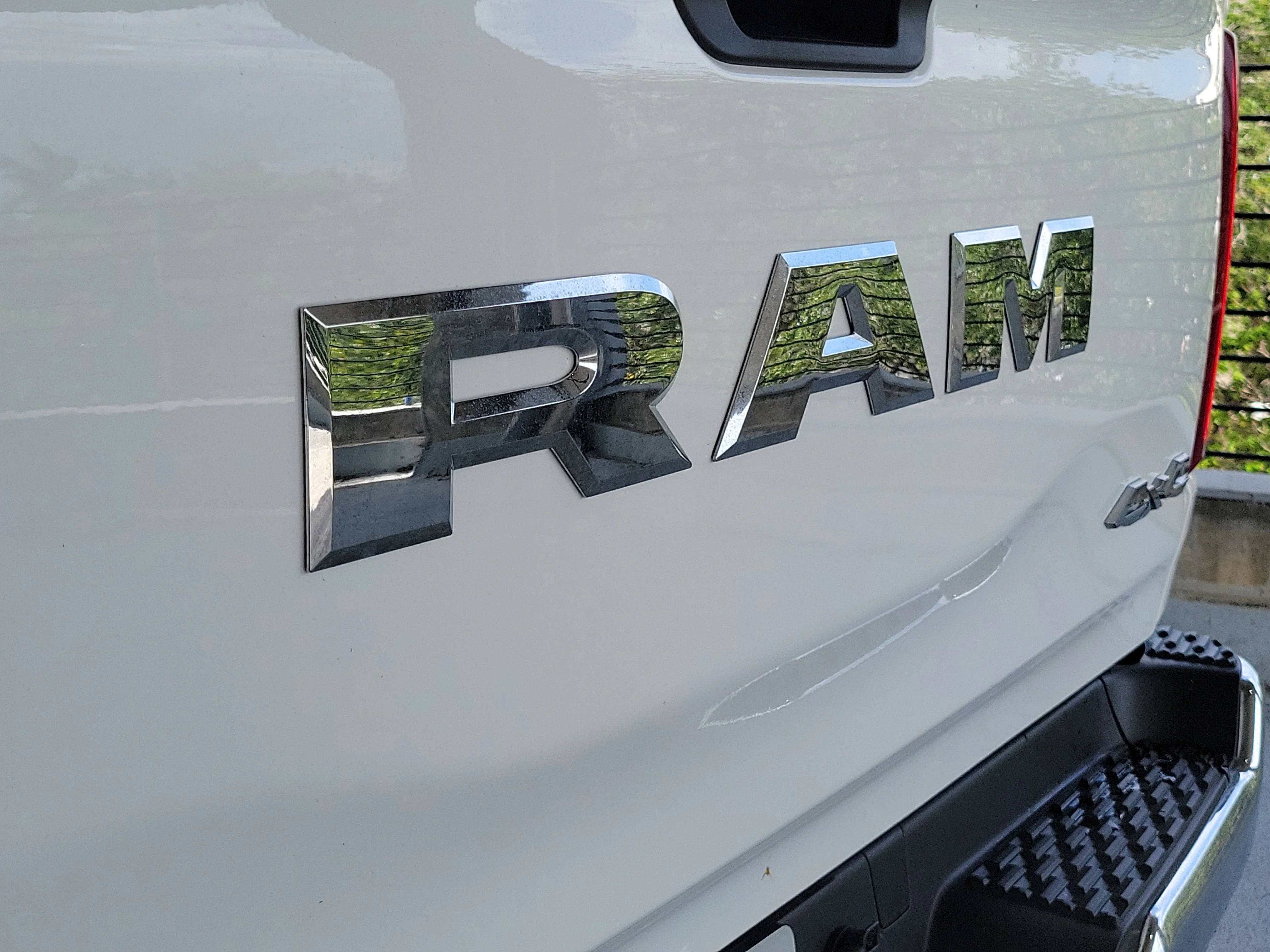 New 2026 Bright White Clear-Coat Exterior Paint RAM Big Horn image 4