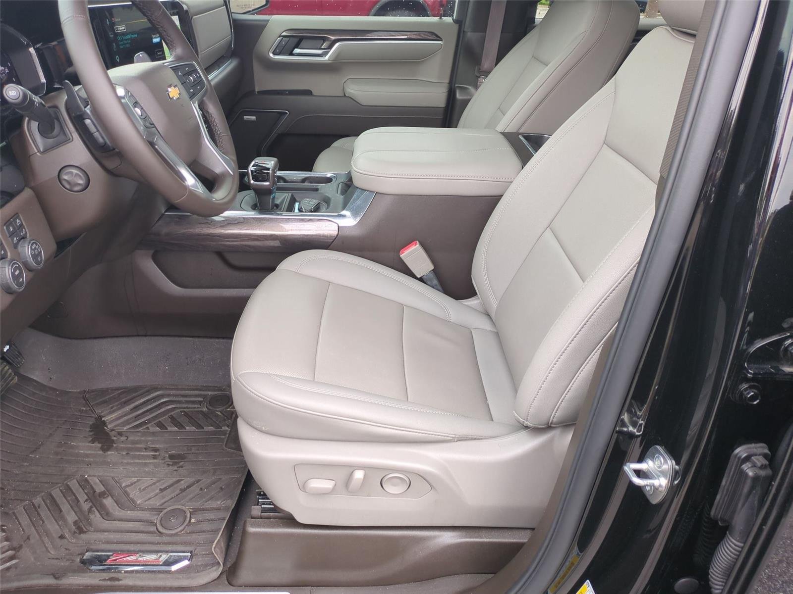 Used 2026 Black Chevrolet LTZ image 18