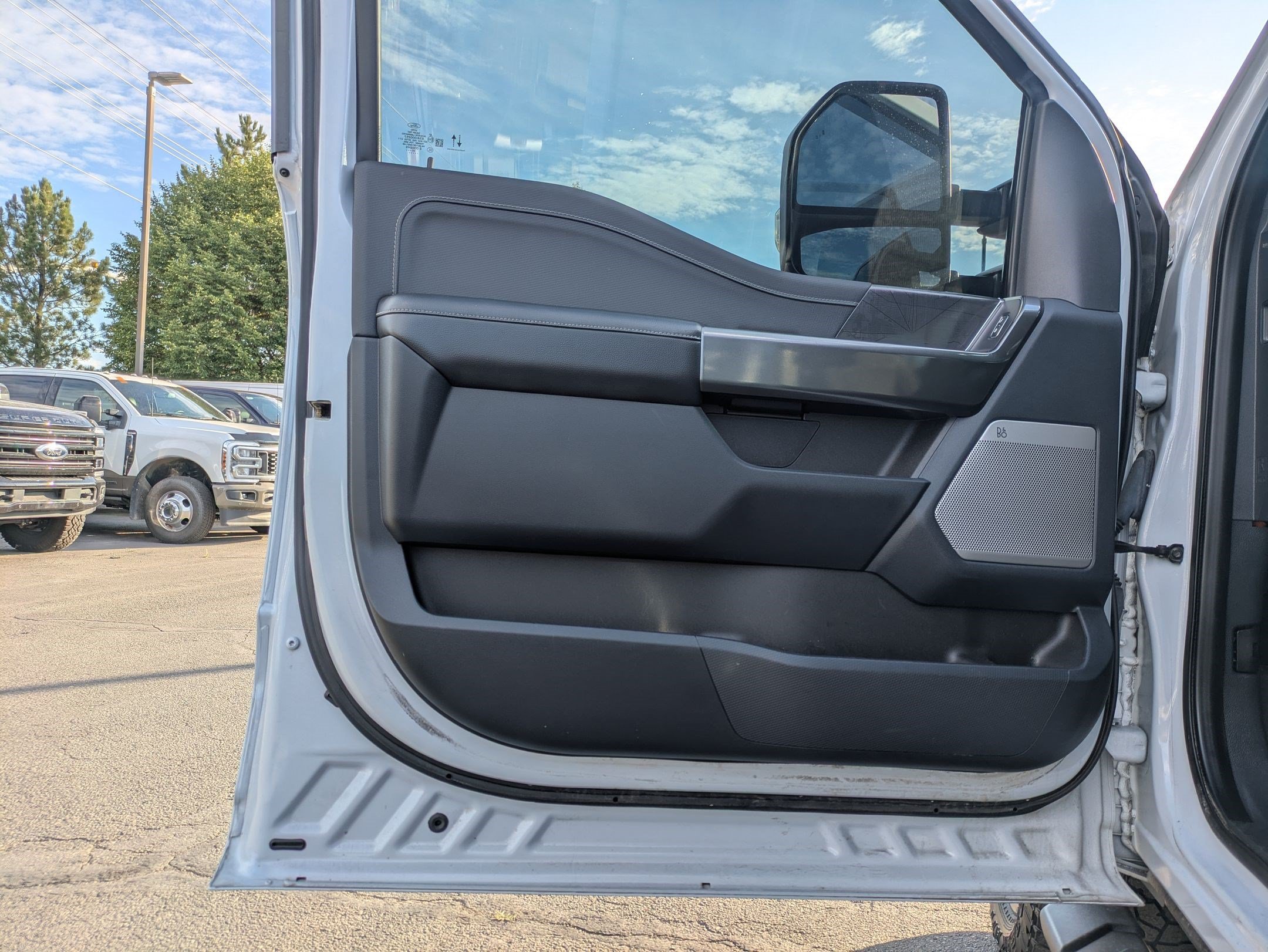 Used 2021 White Metallic Ford XLT image 12