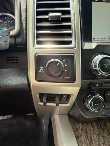 Used 2017 Silver Ford Lariat image 20