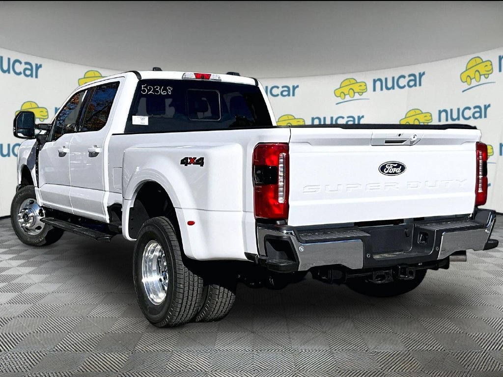 New 2027 Oxford White Ford Lariat image 4