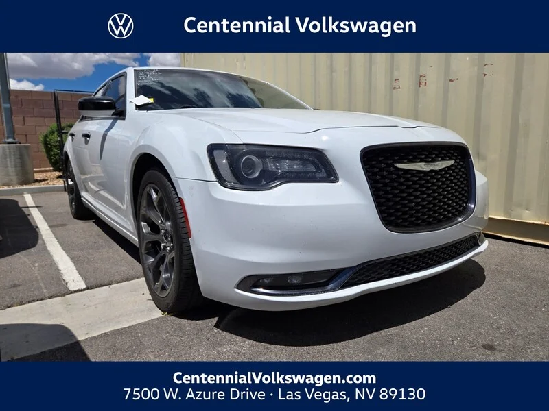 2018 Chrysler 300 S's photo