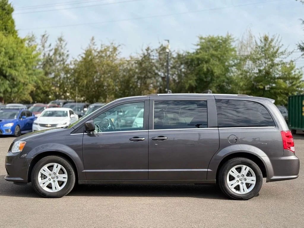 Used 2019 Dodge Grand Caravan SXT with VIN 2C4RDGCG2KR771128 for sale in Beaverton, OR