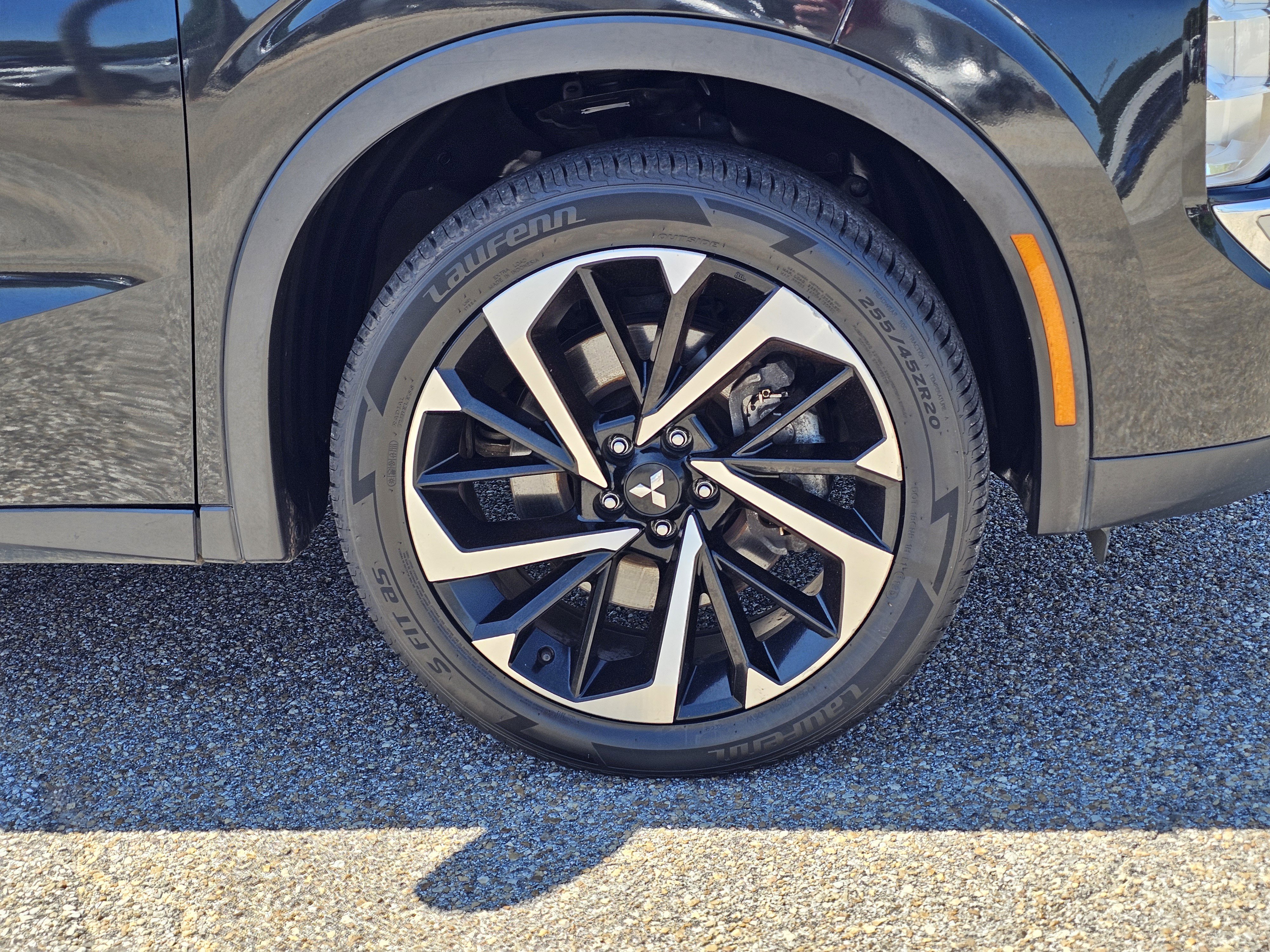 Used 2022 Black Diamond Mitsubishi SE Launch Edition image 6