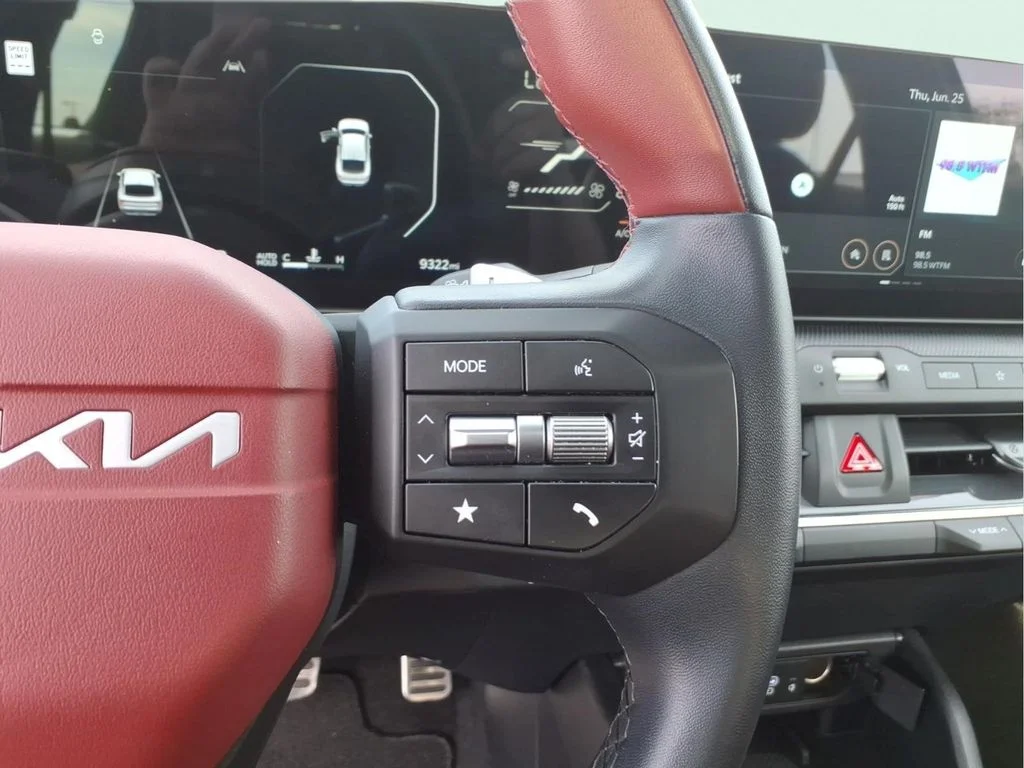 Used 2025 White Kia GT-Line Turbo image 25