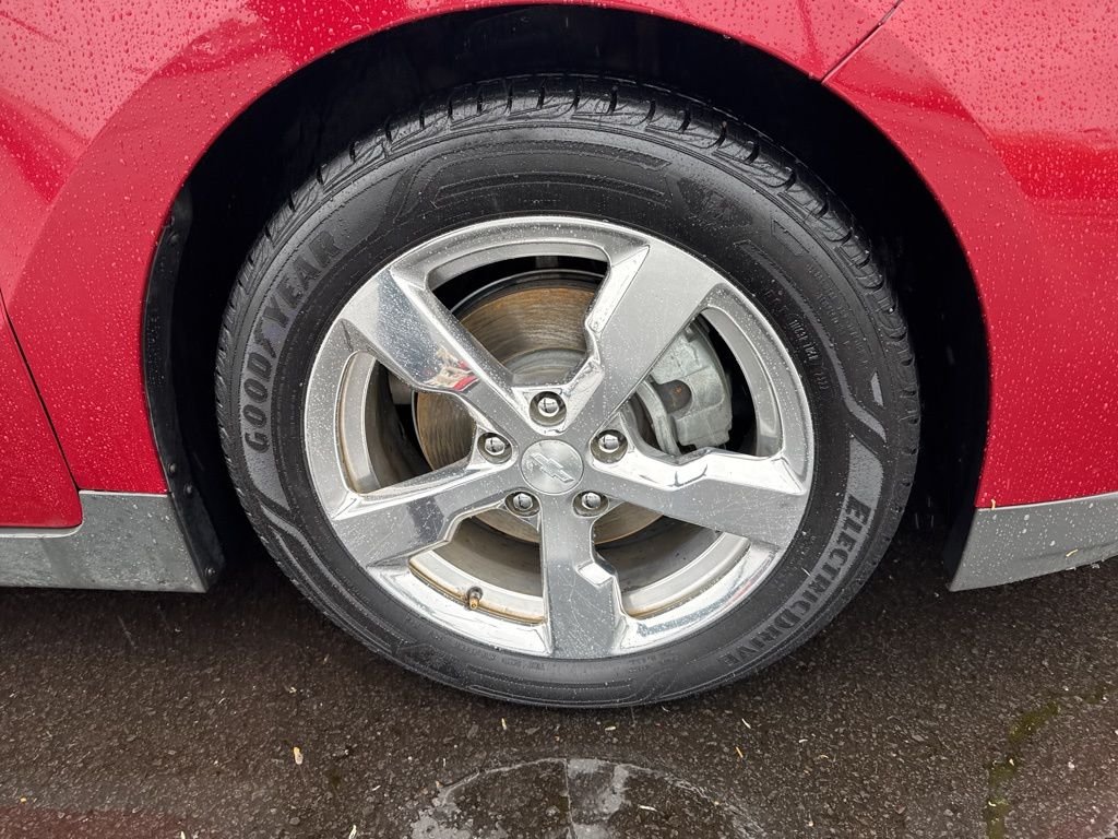 Used 2012 Crystal Red Tintcoat Chevrolet Base image 24