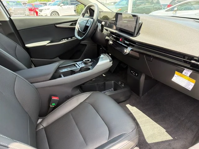 New 2026 Glacial White Pearl Kia WIND image 22
