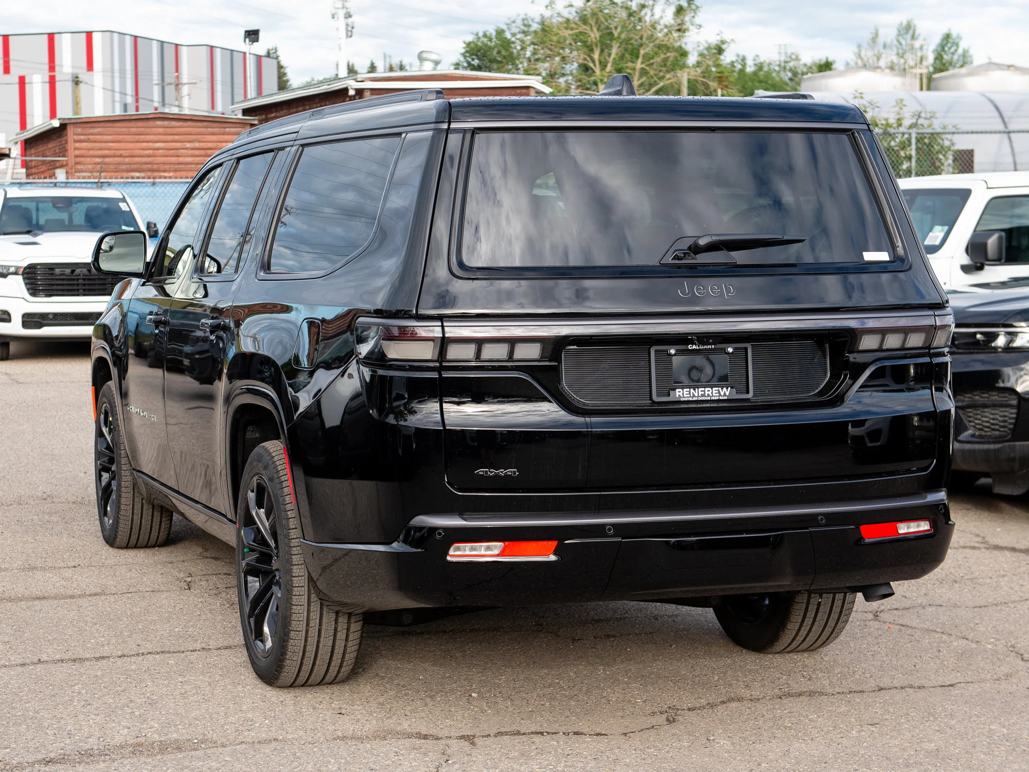 Used 2026 Black Jeep Summit Reserve* image 4