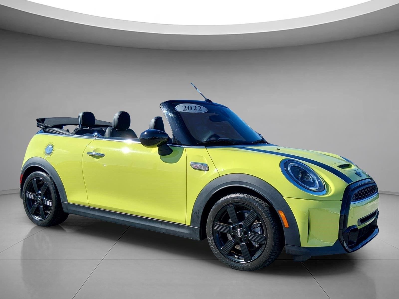 Used 2022 Zesty Yellow MINI Cooper S image 8