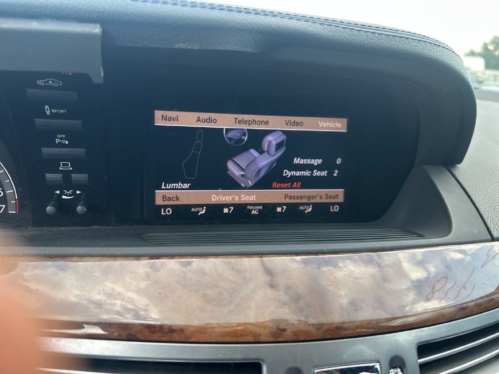 Used 2011 Brown Mercedes-Benz S 550 image 17
