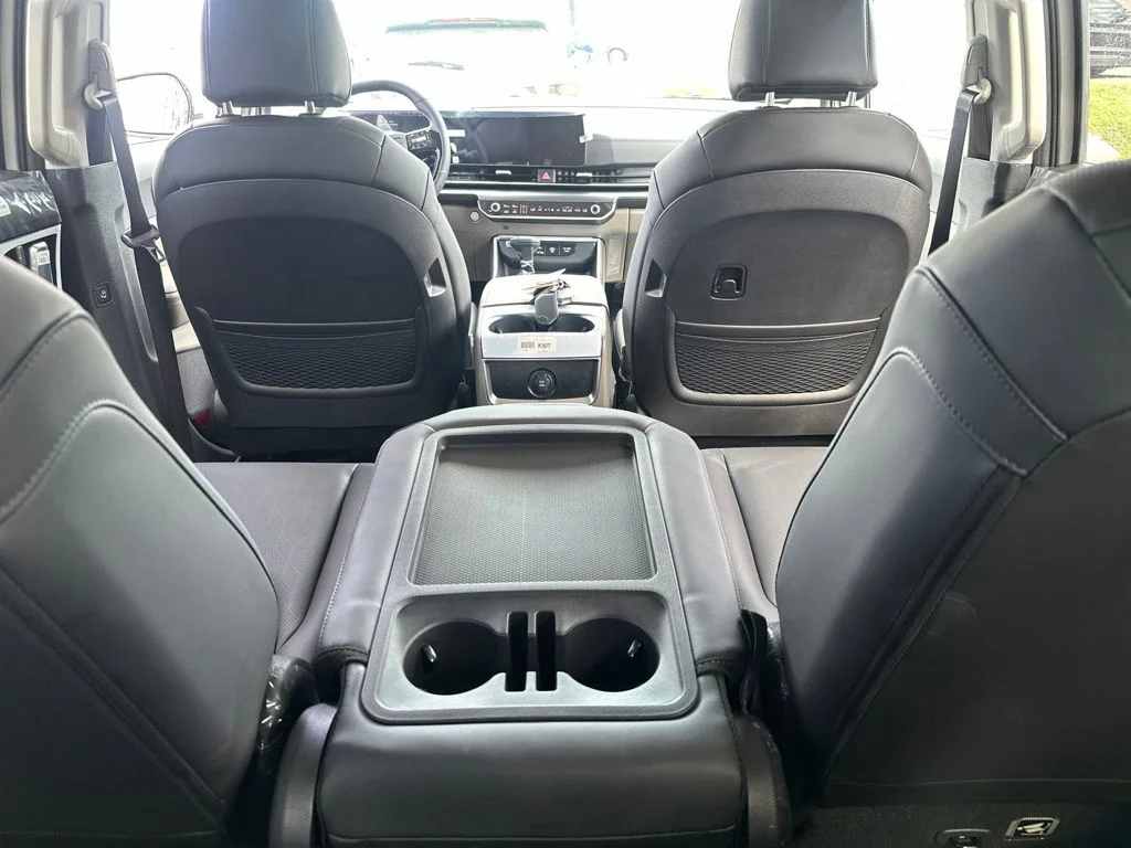 New 2027 White Kia LXS image 15