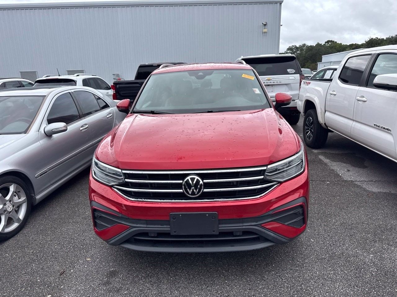 Used 2022  Volkswagen 2.0T SE image 2