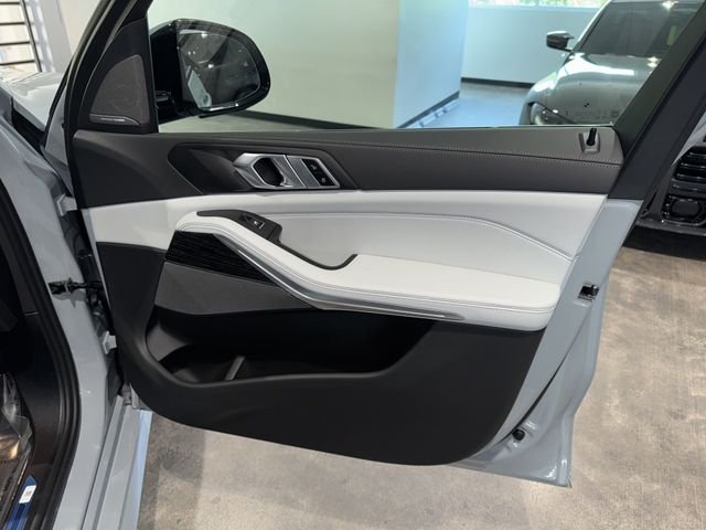 New 2026 Brooklyn Grey Metallic BMW sDrive40i image 8