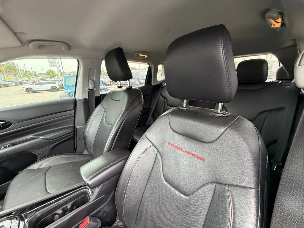 Used 2022 White Jeep Trailhawk image 13