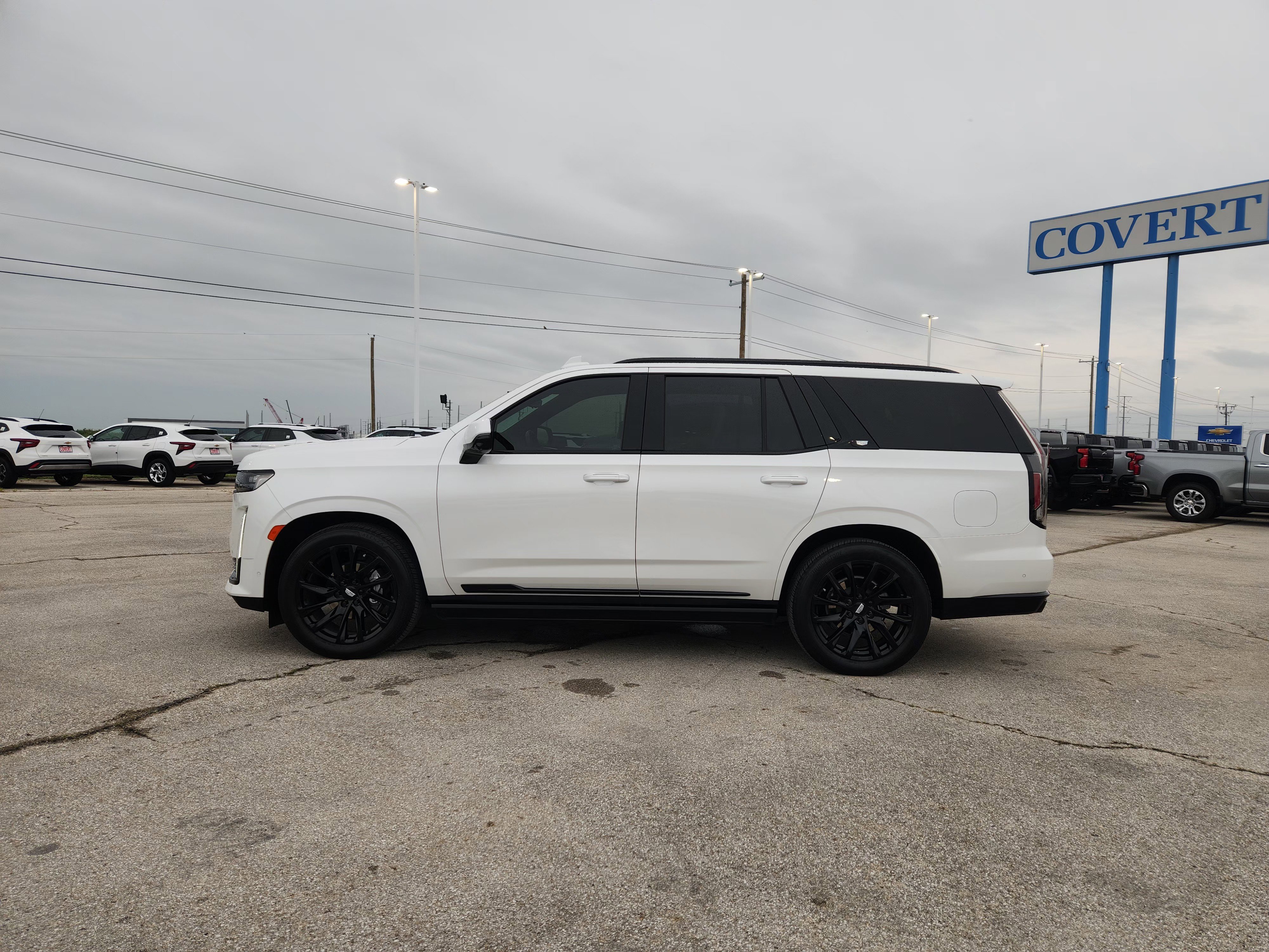 Used 2024 Crystal White Tricoat Cadillac Sport image 4
