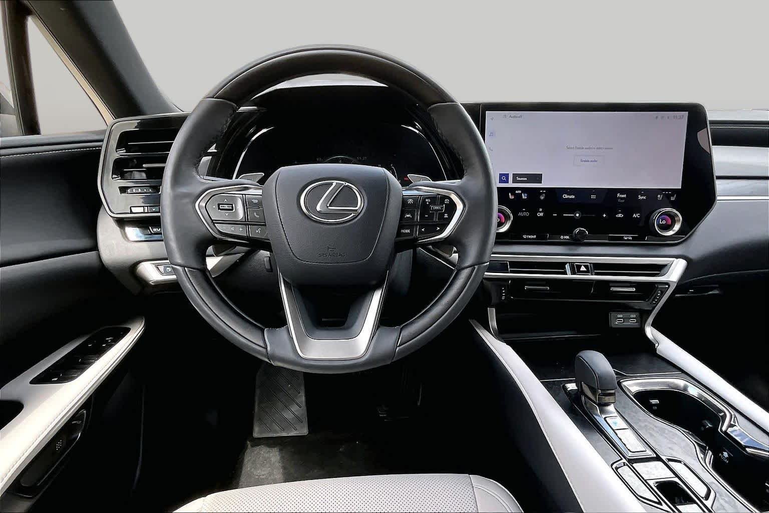 Used 2023 Iridium Lexus Premium image 6