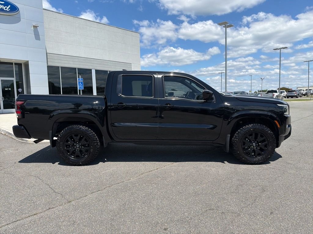 2023 Nissan Frontier SV Crew Cab 4X4 SWB's photo
