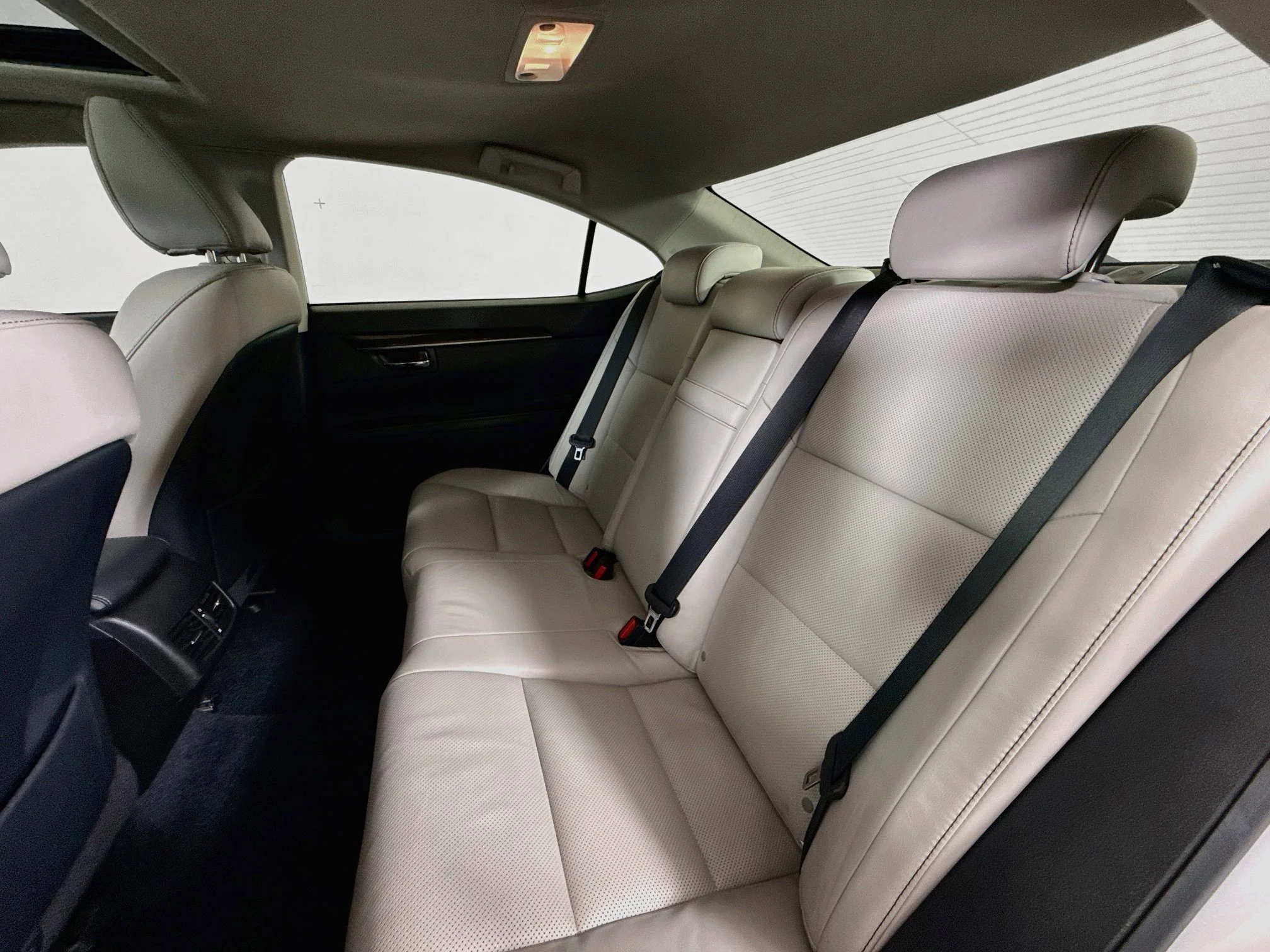 Used 2015 Silver Lining Metallic Lexus 350 image 23