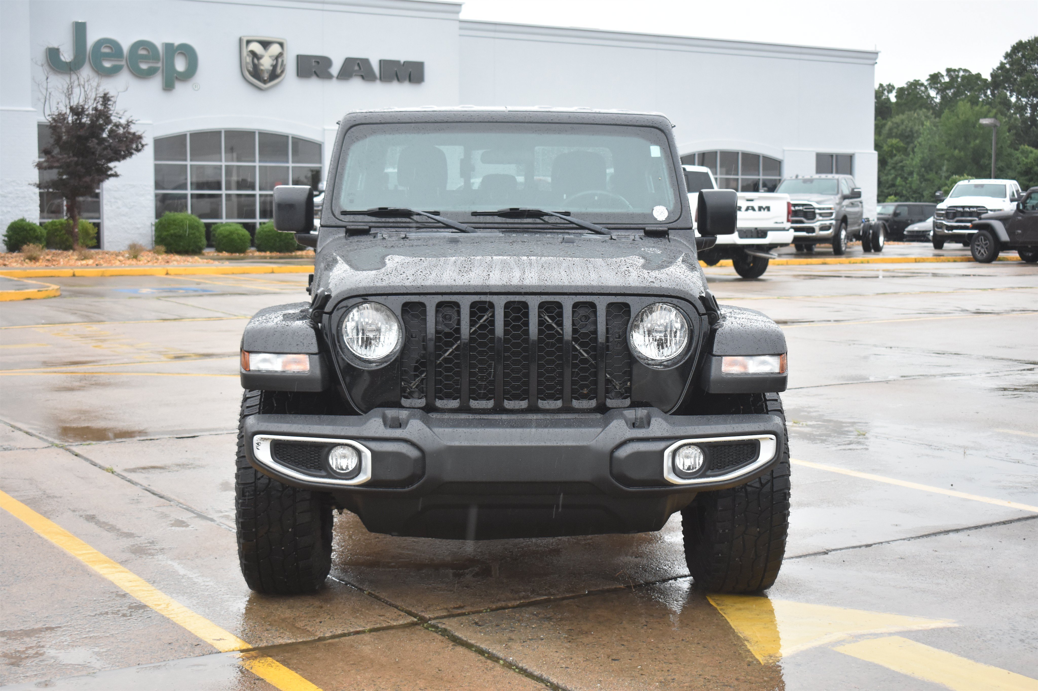 Used 2021 Jeep Gladiator Sport S with VIN 1C6HJTAG4ML616664 for sale in Little Rock
