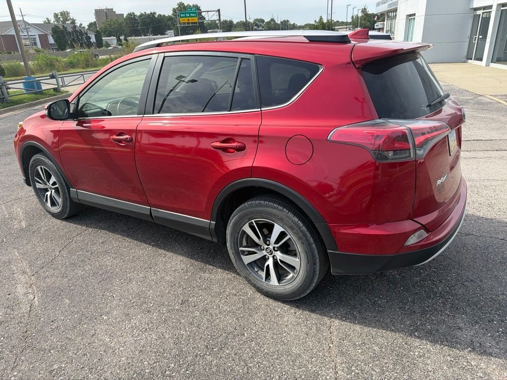 Used 2016 Red Toyota XLE image 7