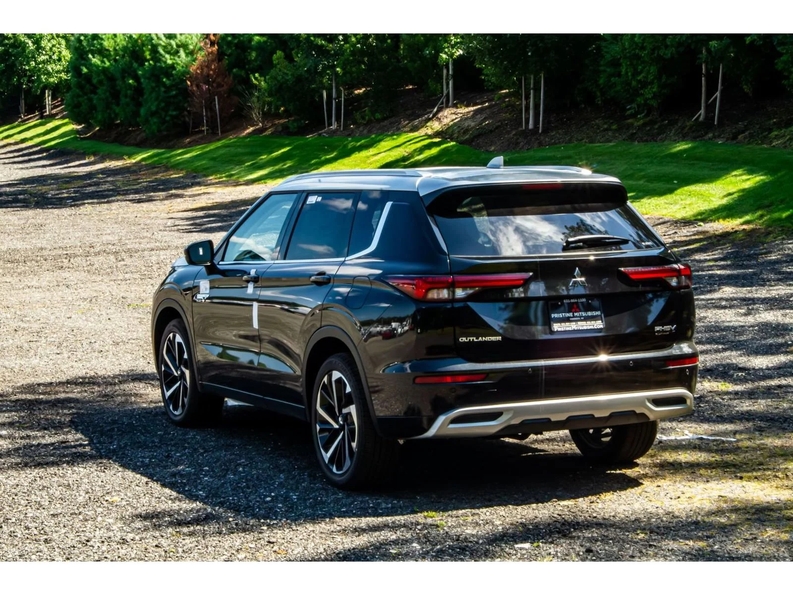 2025 Mitsubishi Outlander Plug-in Hybrid Platinum Edition - Photo 7