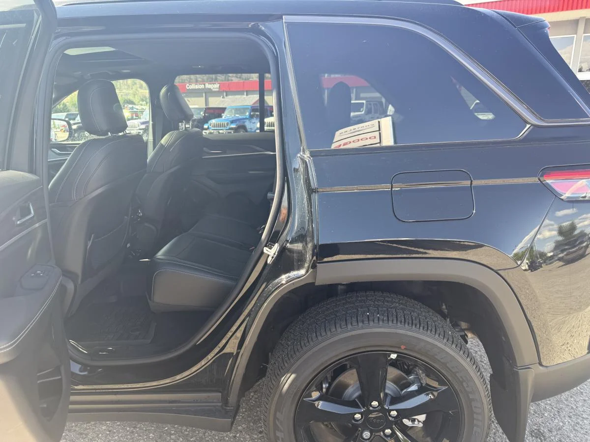 New 2026 Black Jeep Altitude image 18