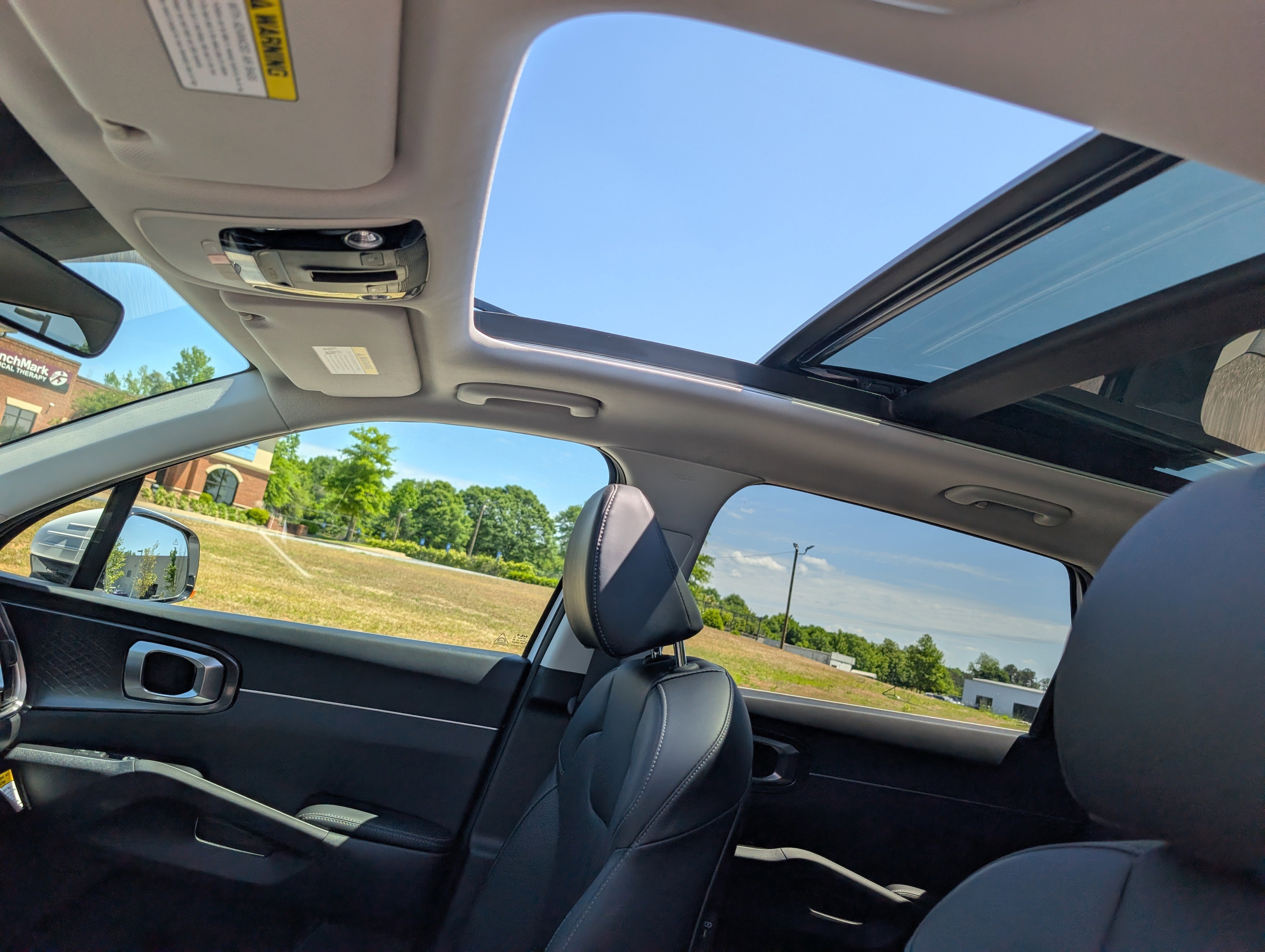 2025 Kia Sorento S - Photo 17