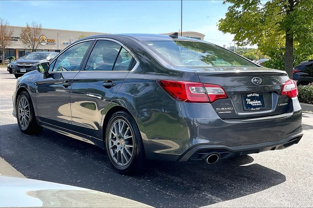 Used 2018 Gray Subaru 2.5i image 13