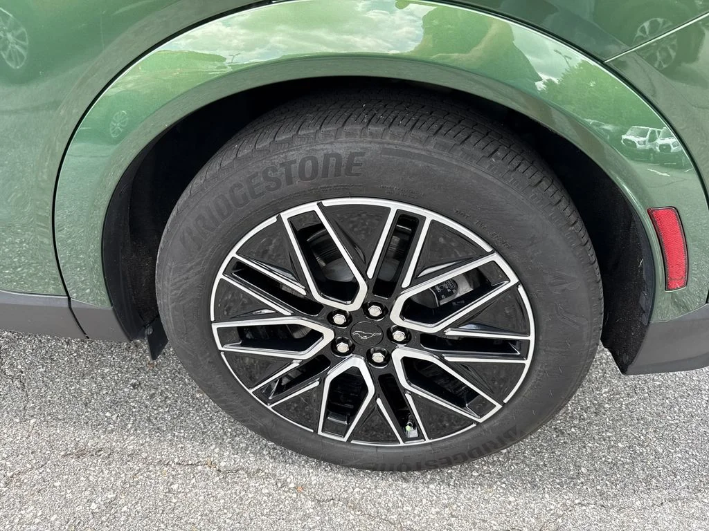 Used 2025 Green Ford Premium image 19