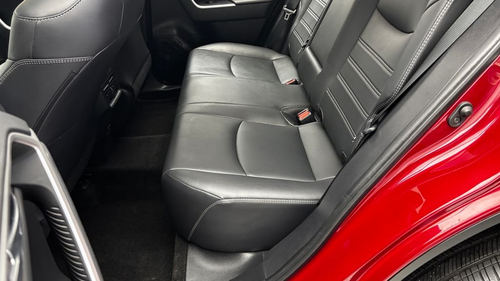 Used 2021 Red Toyota XLE Premium image 31