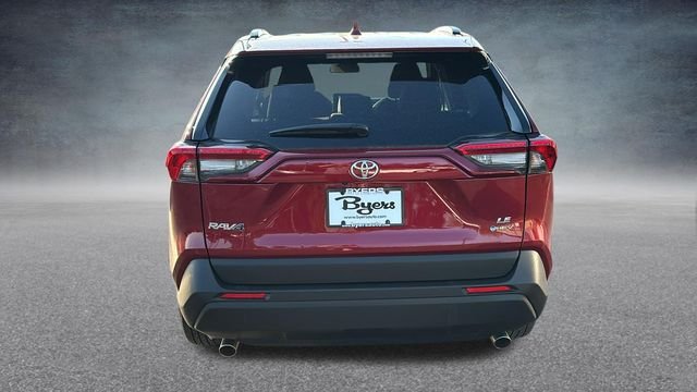 Used 2025 Pearl Toyota LE image 32