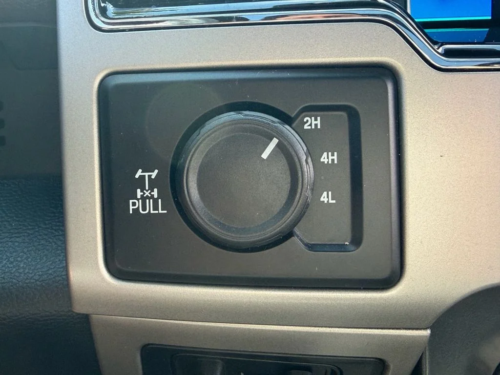 Used 2022 Agate Black Metallic Ford Lariat image 27