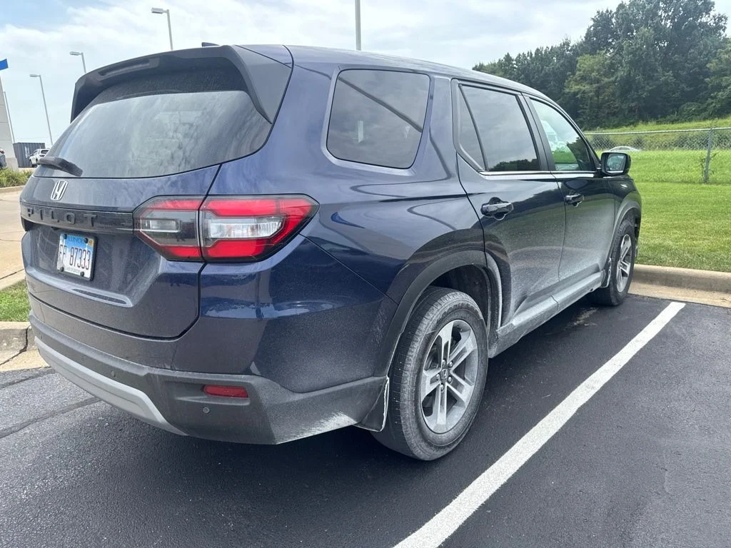 Used 2025  Honda EX-L image 5