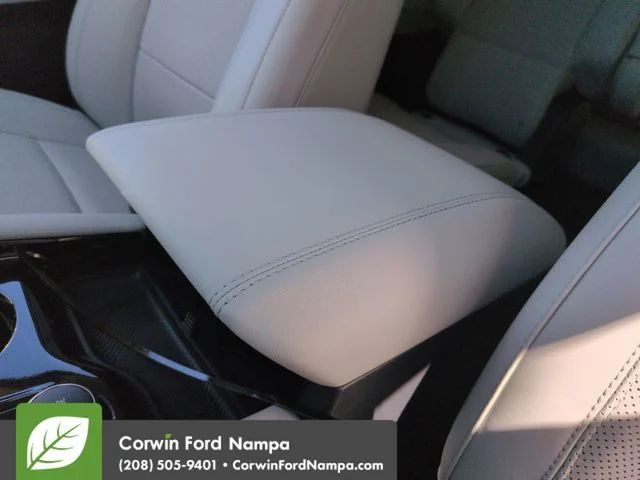 New 2026 Star White Metallic Tri-Coat Ford Platinum image 19