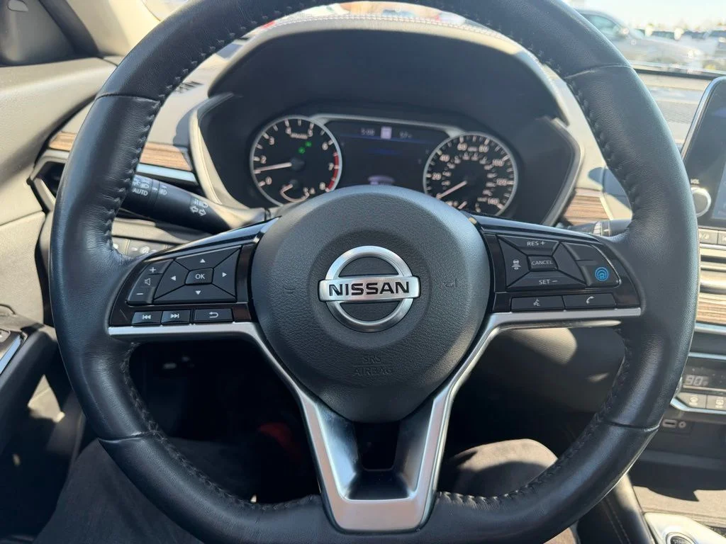 Used 2020 Blue Nissan 2.5 SL image 41