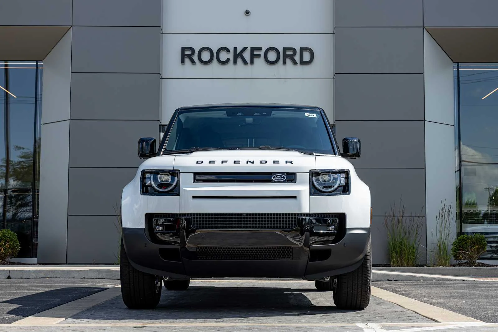 New 2026 Fuji White Land Rover S image 8
